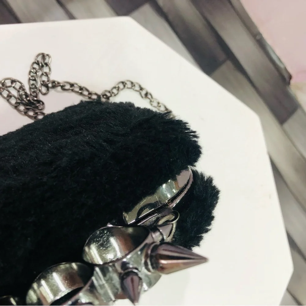 Black fur clutch / sling - Picture 8 of 14